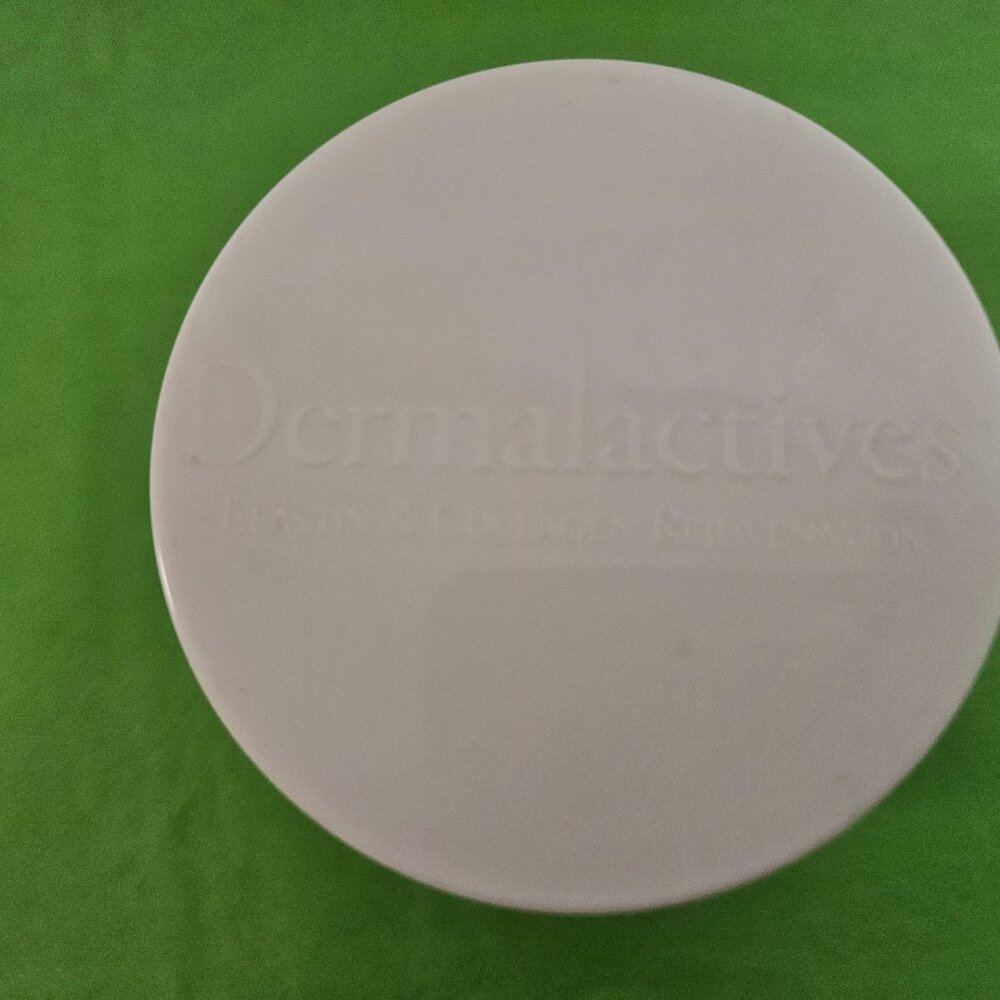 Dermalectives Body Scrub - Picture 7 of 7